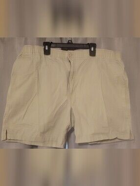 Izod Khaki/Tan Men’s Casual Shorts